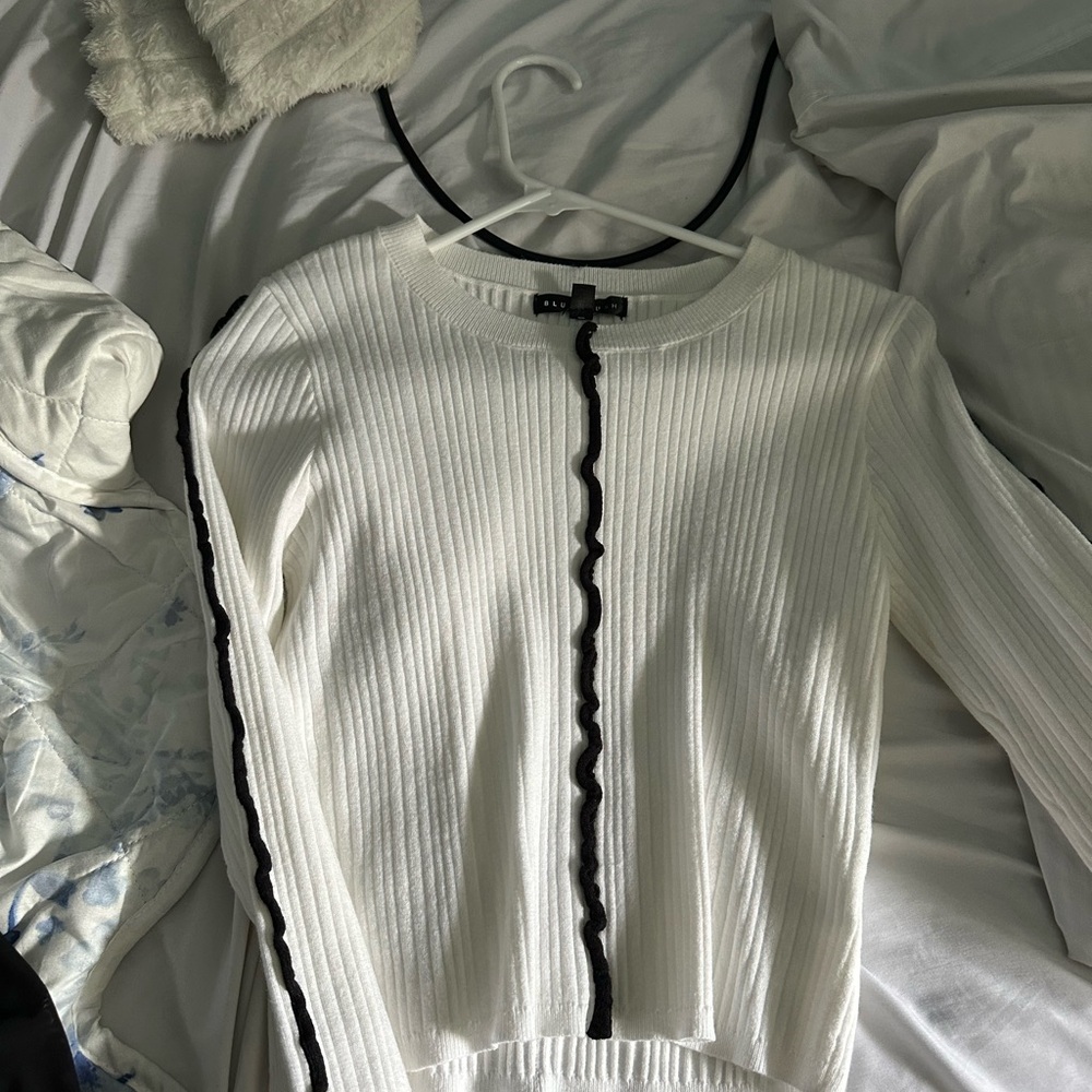 Blue Blush White Ribbed Ruffled Blouse
